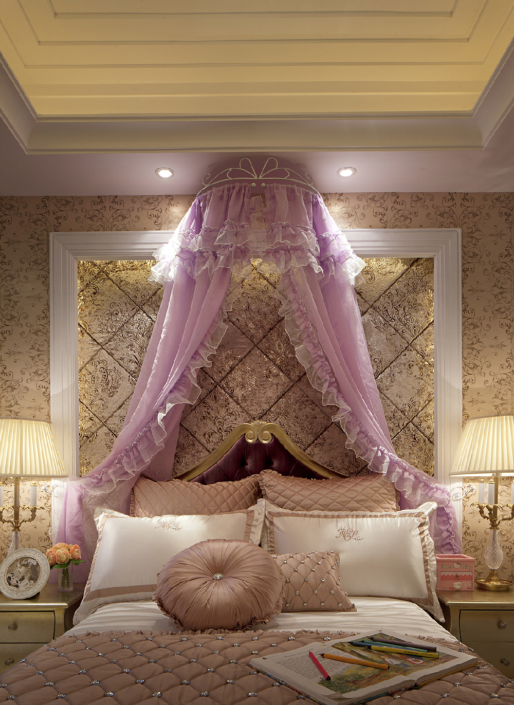 欧式的居室有的不只是豪华大气，更多的是惬意和浪漫。一个粉色公主梦。